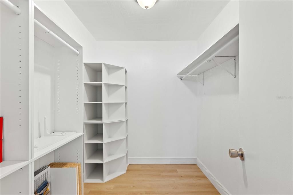 Interior, Walk-in Closets, Wood Texture Flooring