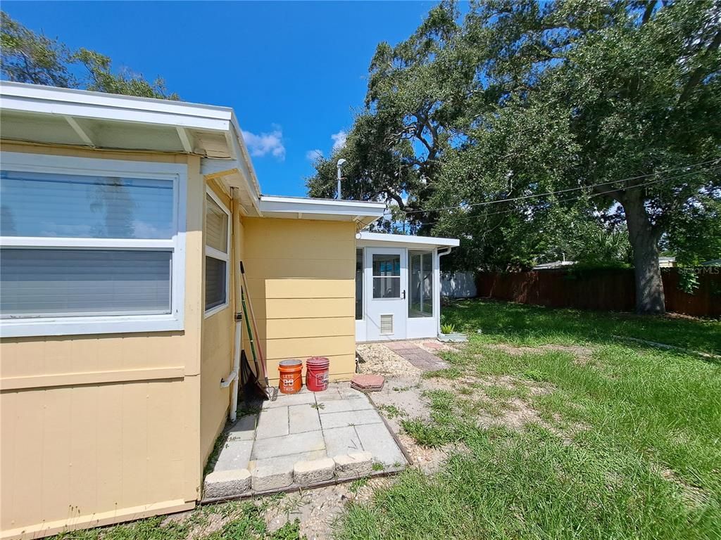 Backyard, Exterior