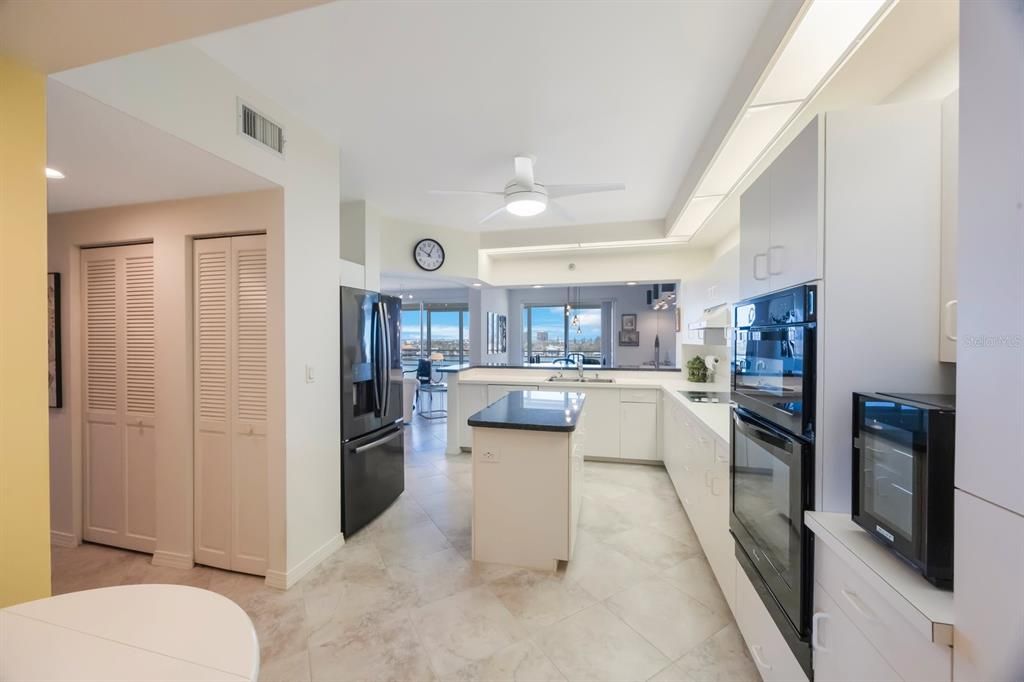 Interior, Kitchen, Recessed Lighting