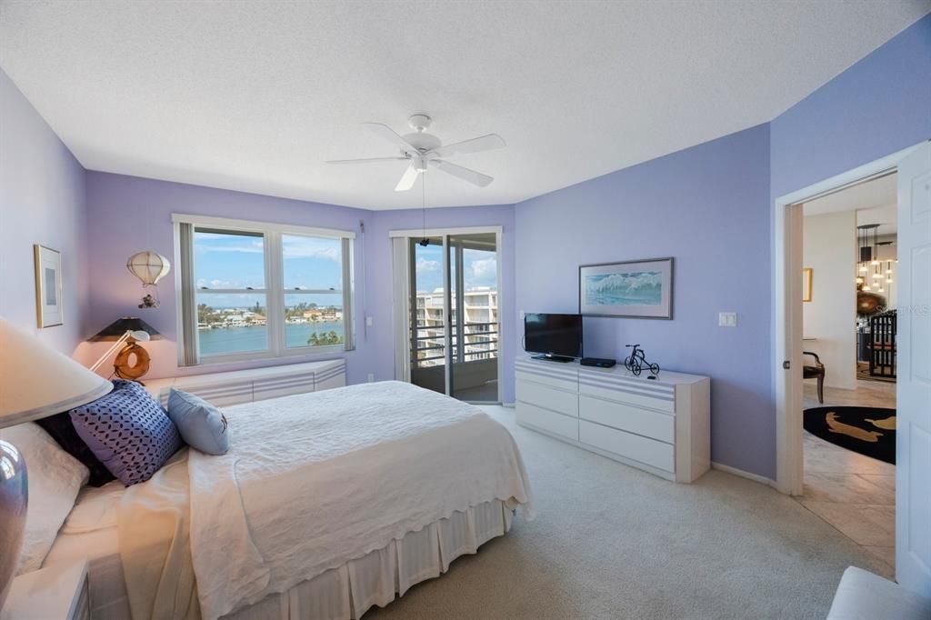 Bedroom, Interior, Water