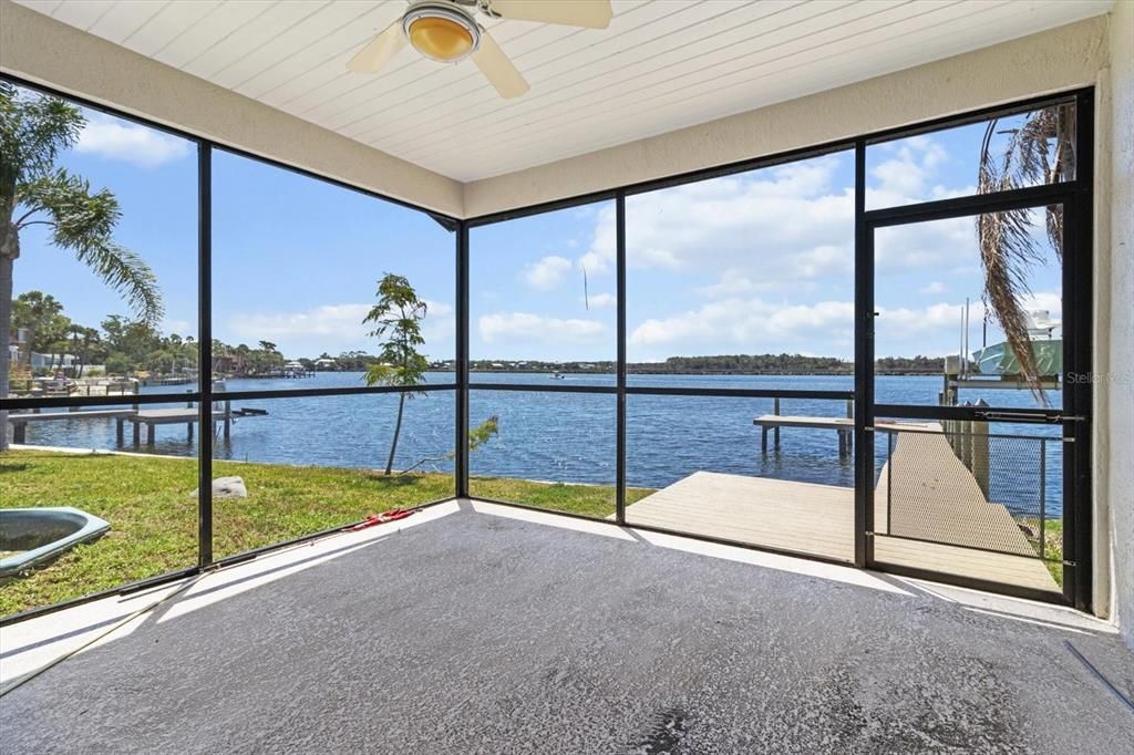 Interior, Sun Room, Water