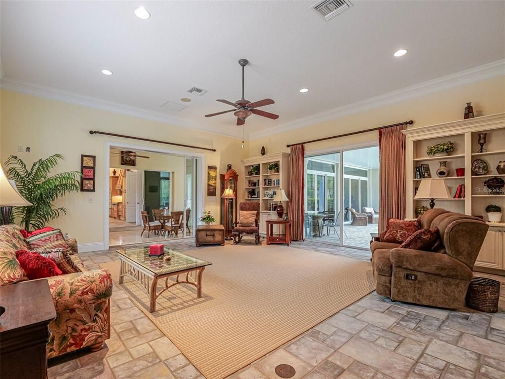 Dining room, Interior, Living room, Recessed Lighting
