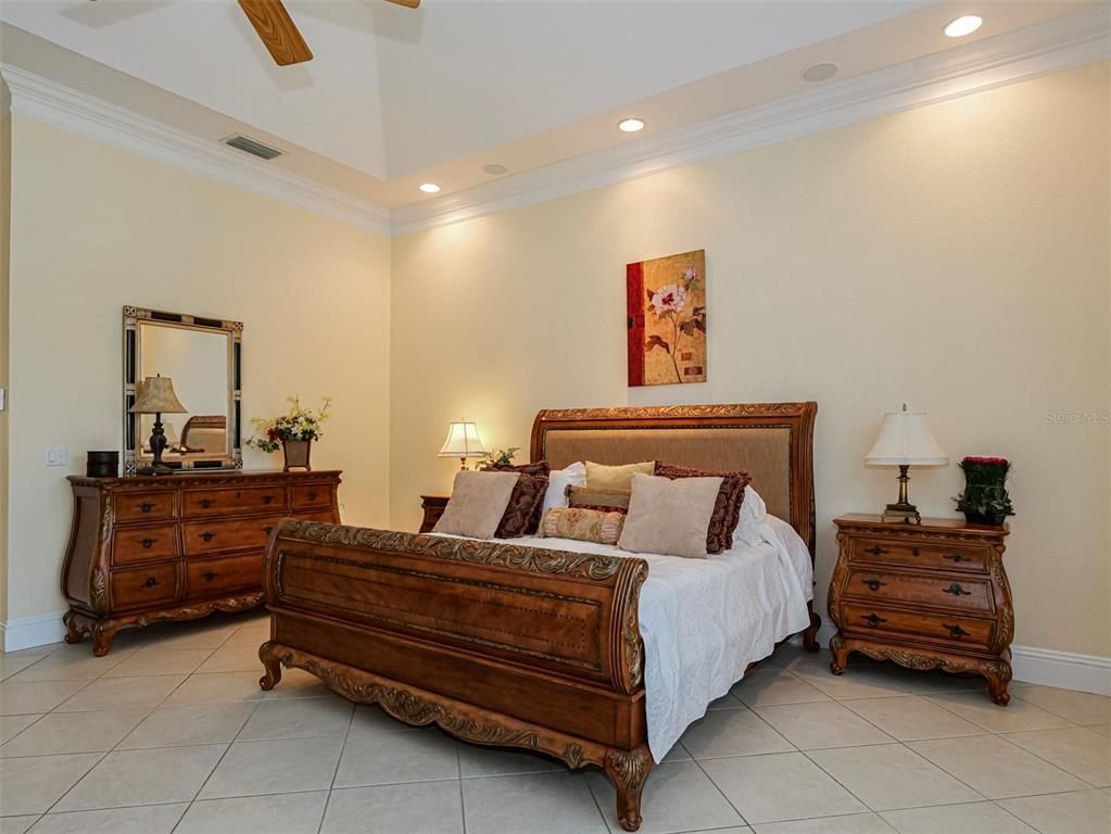 Bedroom, Interior, Recessed Lighting