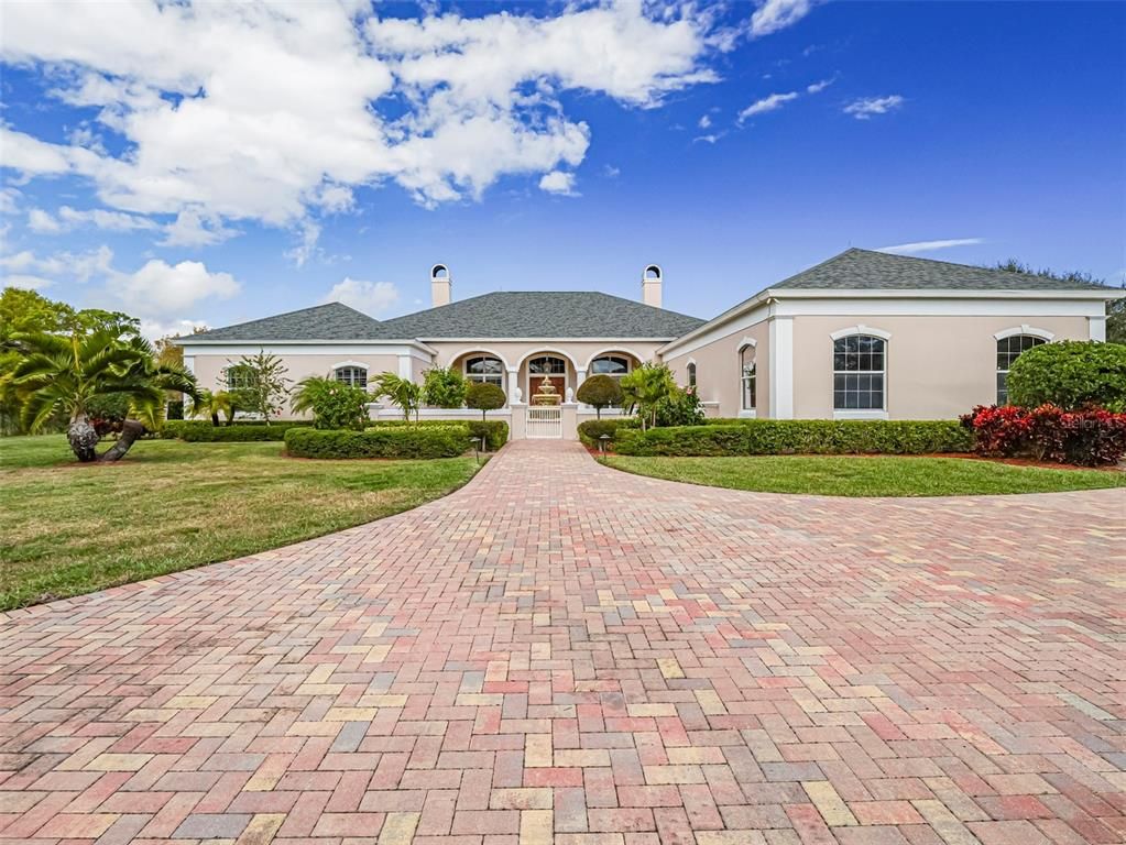 Backyard, Exterior, Facade, Ranch