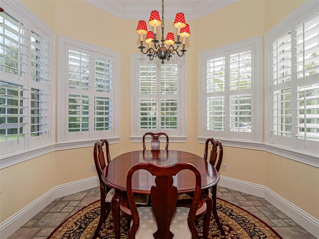 Chandelier, Dining room, Interior