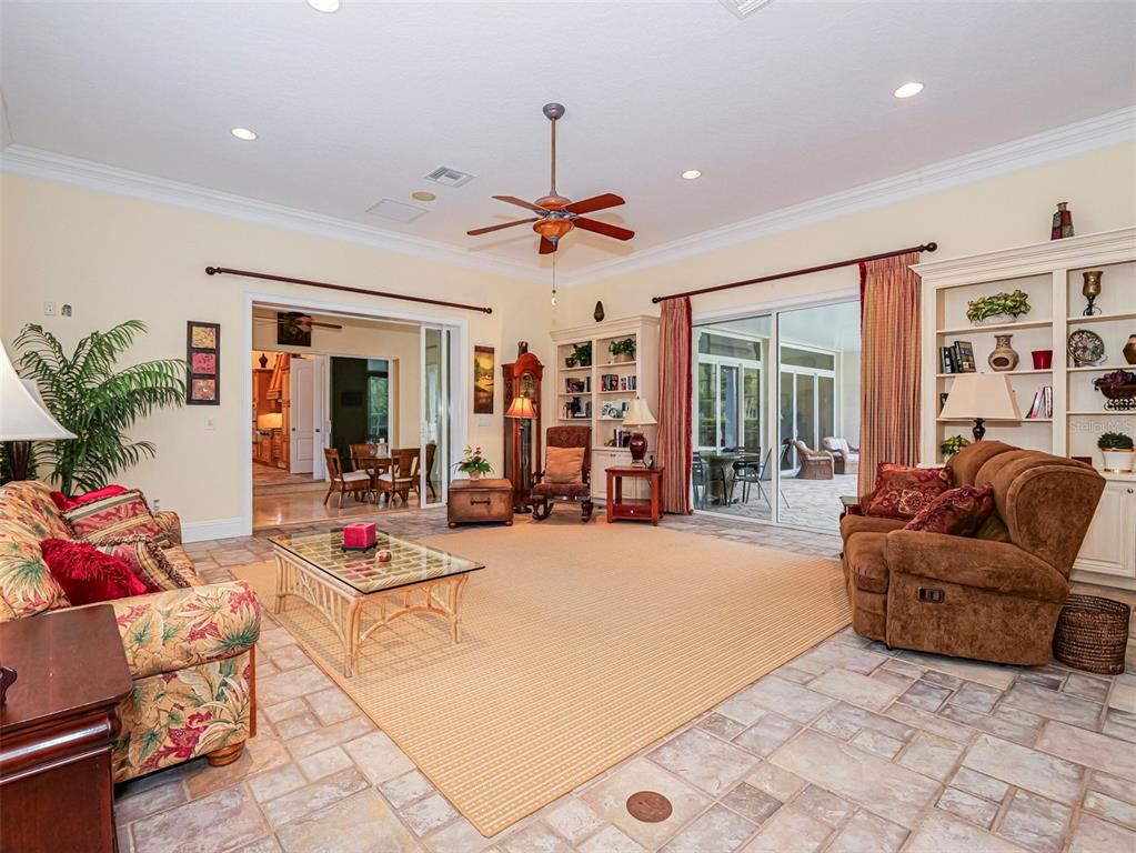 Dining room, Interior, Living room, Recessed Lighting
