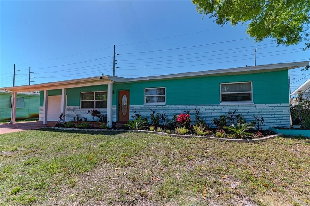 Backyard, Exterior, Facade, Ranch