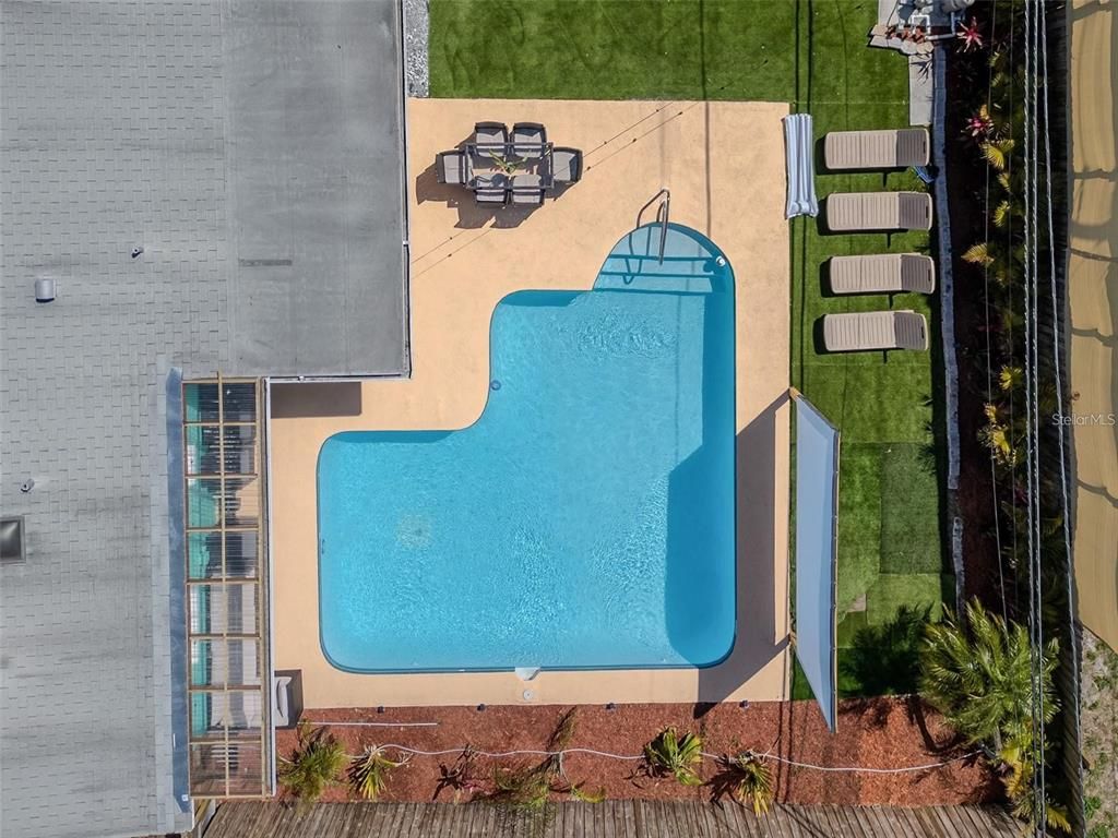 Exterior, Drone