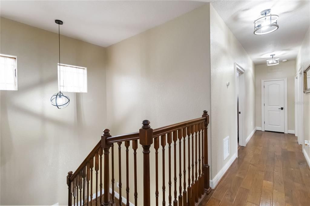 Interior, Pendant Lights, Wood Texture Flooring