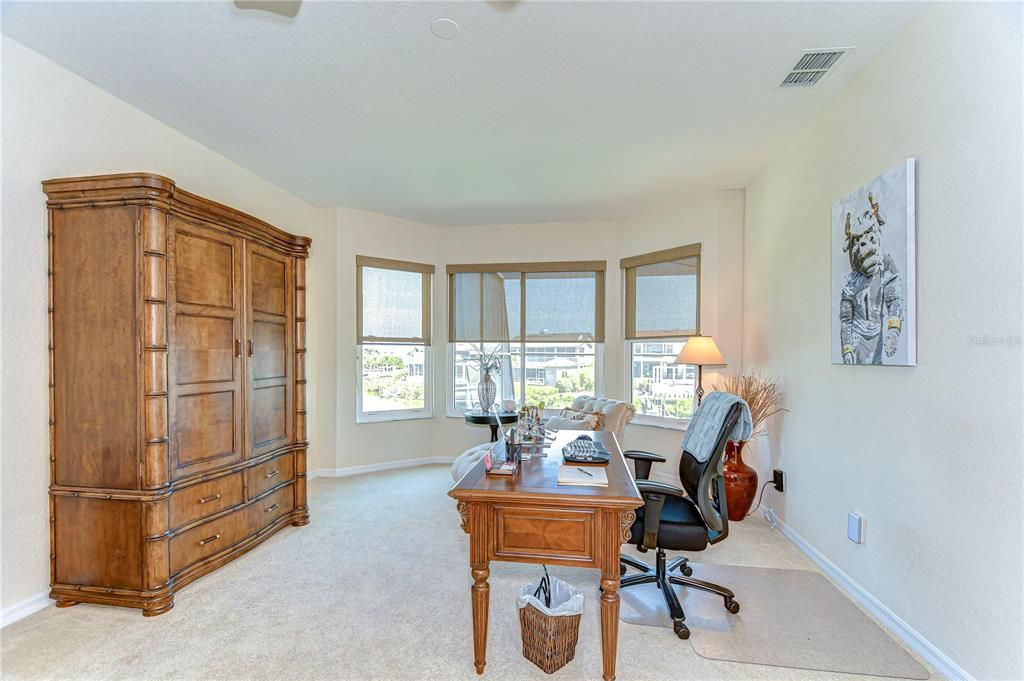 Home Office, Interior