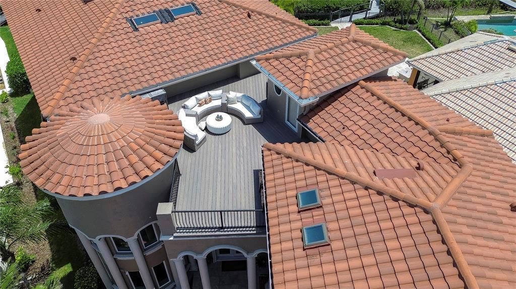 Exterior, Drone