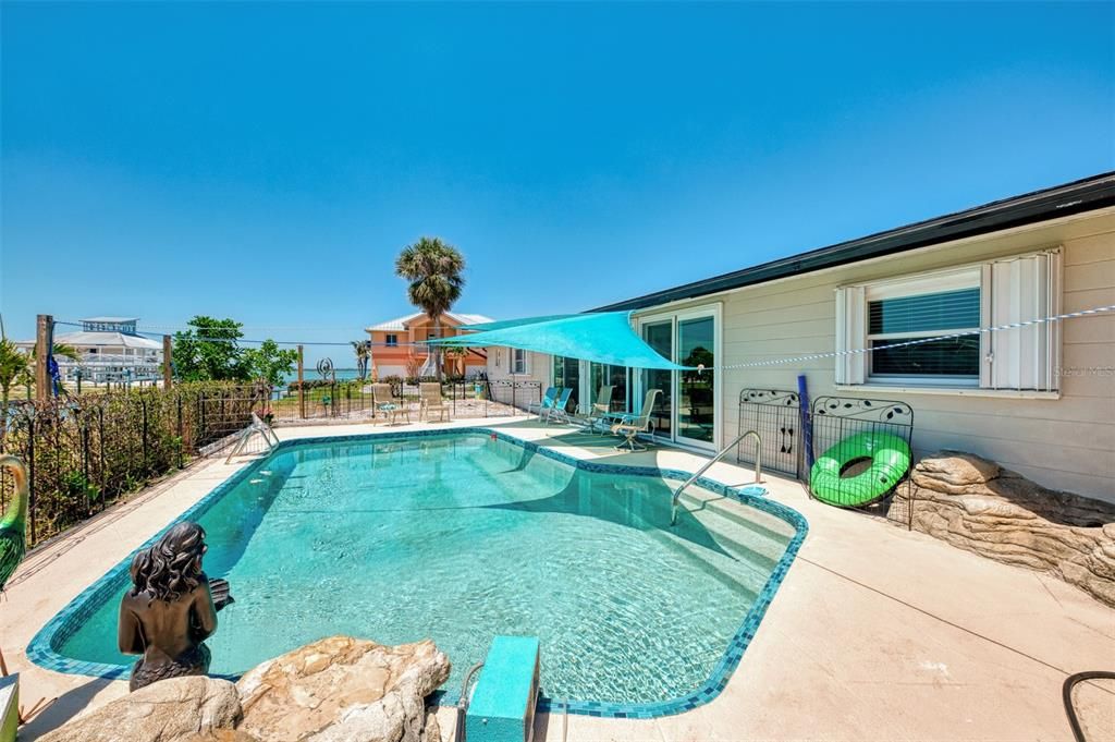 Exterior, Pool