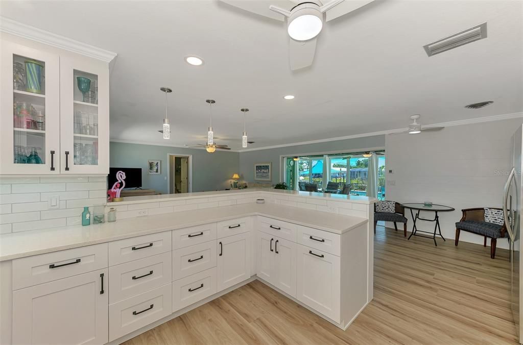 Interior, Pendant Lights, Recessed Lighting, Wood Texture Flooring