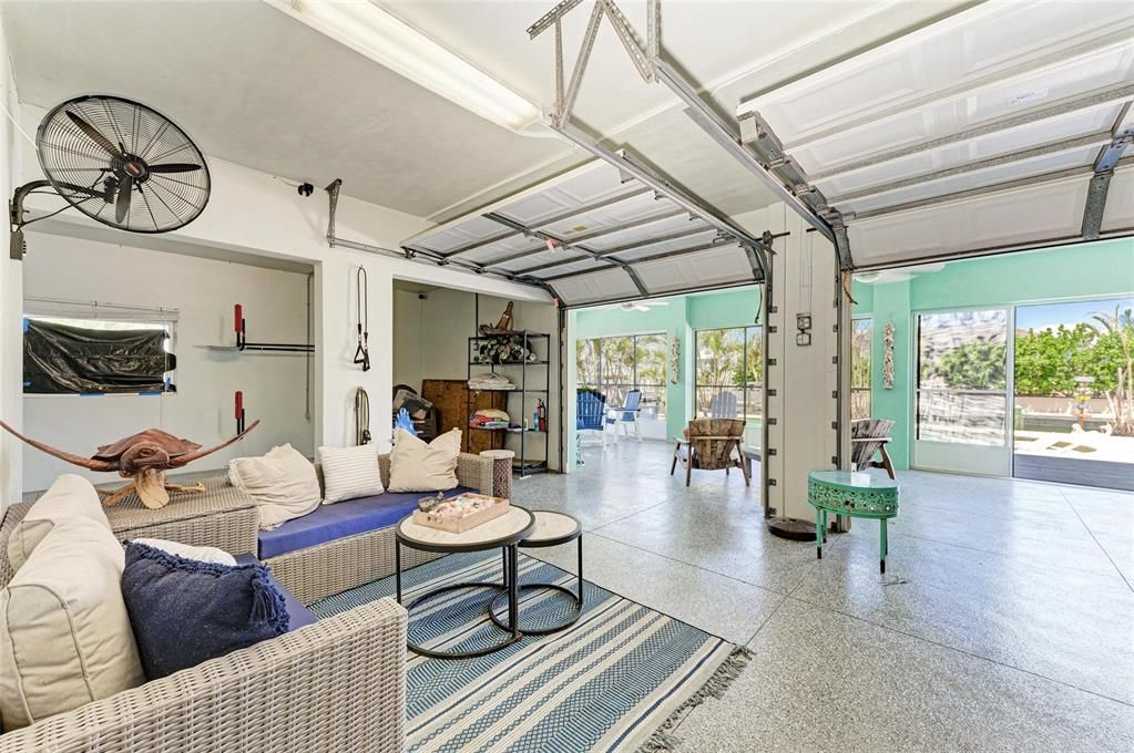Garage, Interior