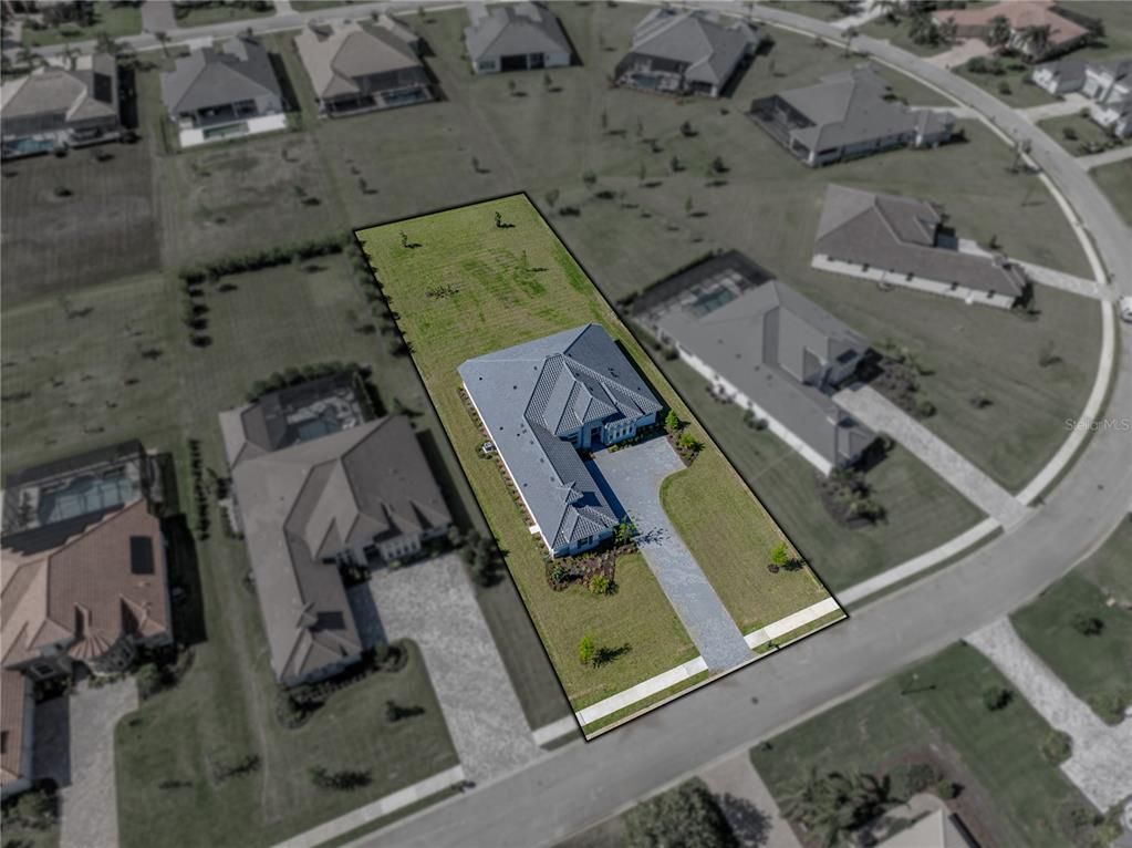 Exterior, Drone
