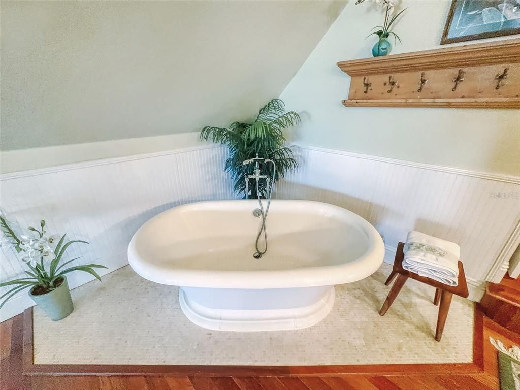 Bathroom, Free Standing Baths, Interior, Wood Texture Flooring