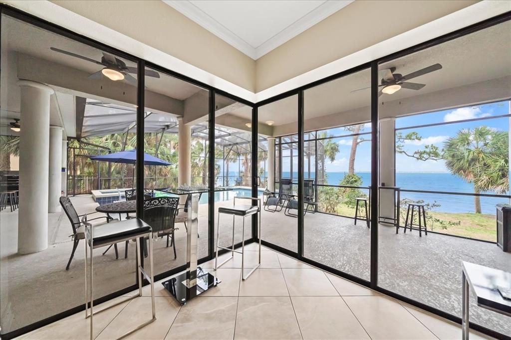 Interior, Sun Room, Water
