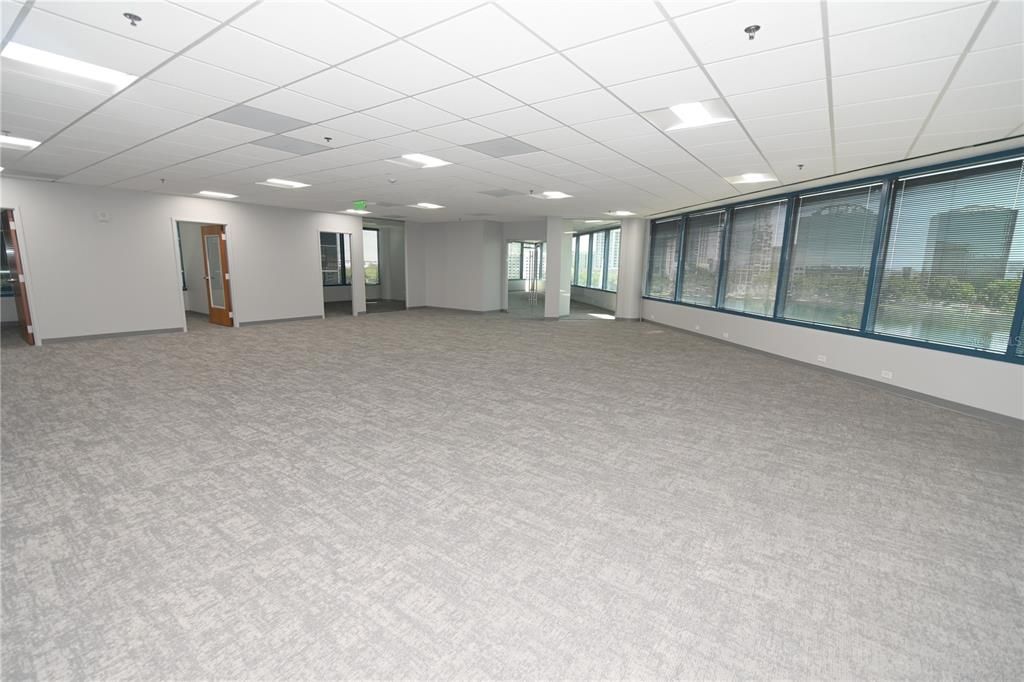 Empty room, Interior, Recessed Lighting