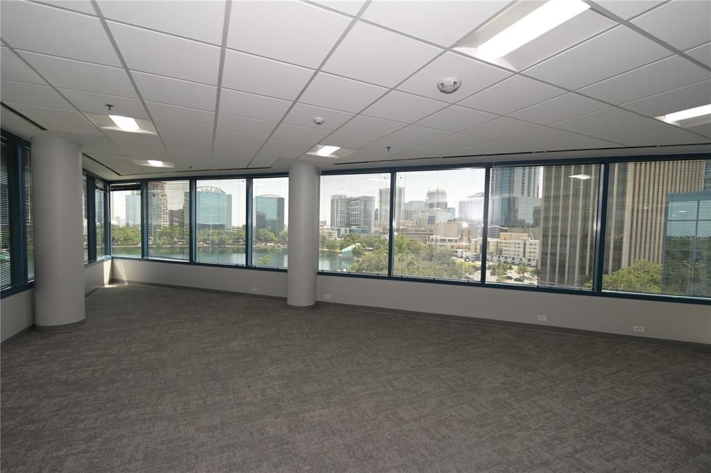 Empty room, Interior, Recessed Lighting