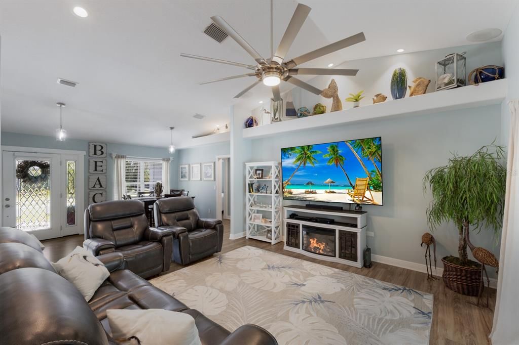 Fireplace, Interior, Living room, Pendant Lights, Recessed Lighting, Wood Texture Flooring
