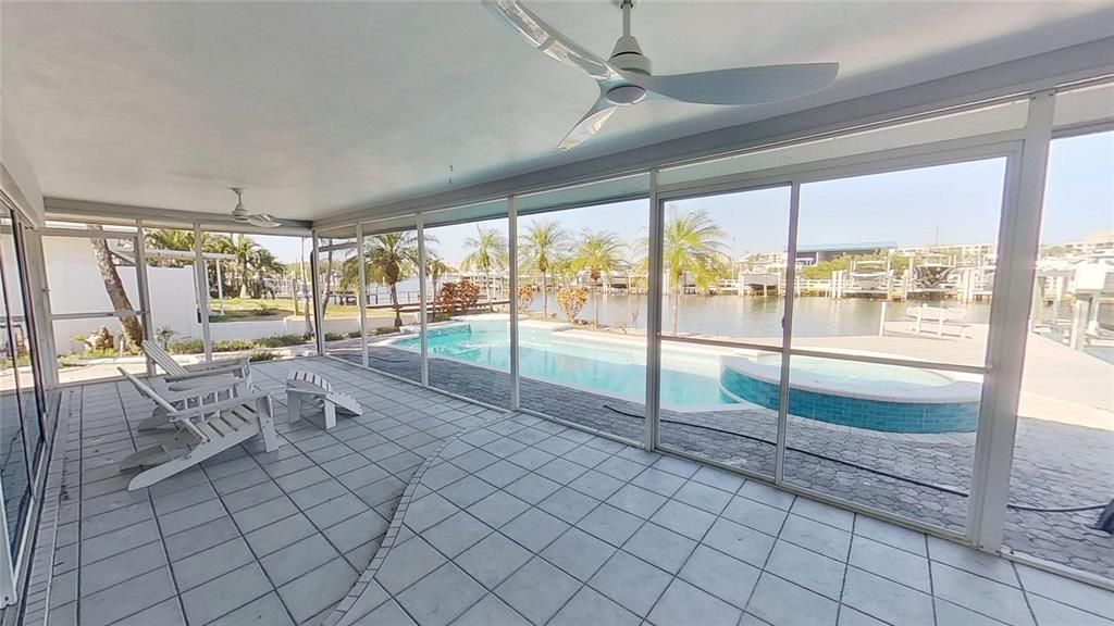 Interior, Sun Room, Water