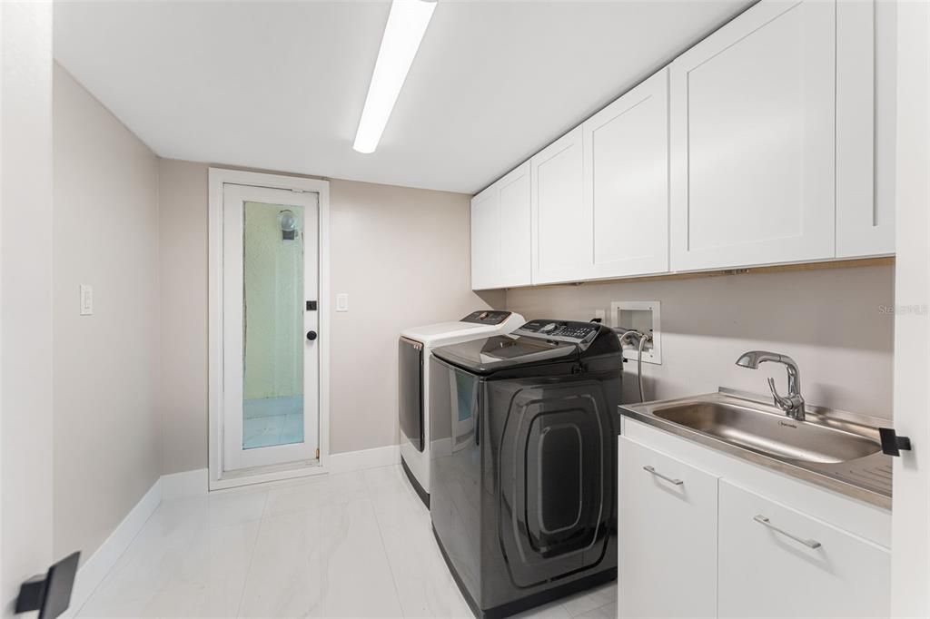Interior, Washer