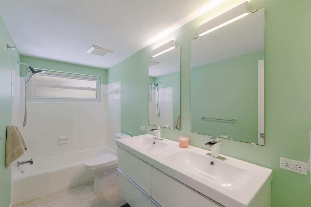 Bathroom, Dual Sink Vanities, Interior