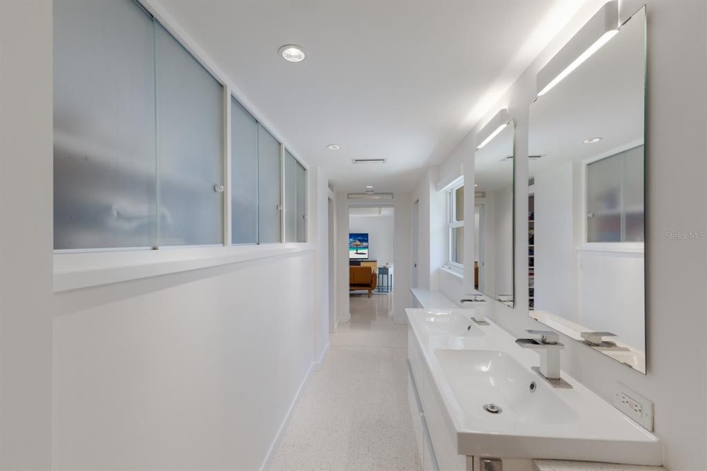 Bathroom, Dual Sink Vanities, Interior, Recessed Lighting
