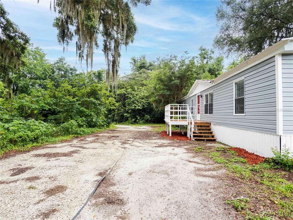 Backyard, Exterior