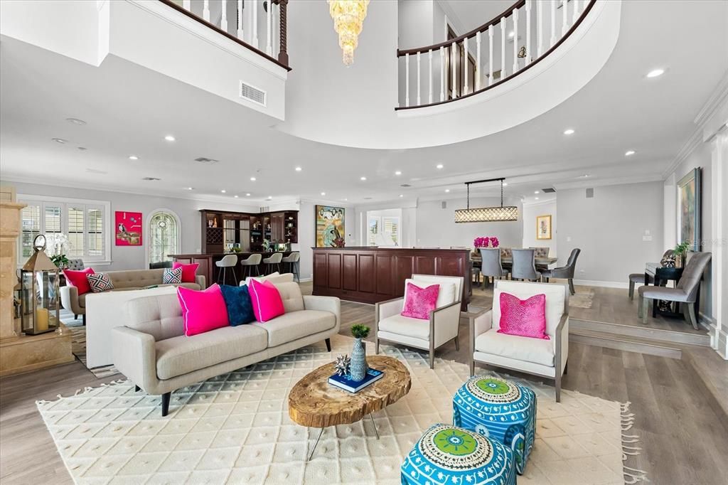 Dining room, Interior, Living room, Pendant Lights, Recessed Lighting, Wood Texture Flooring