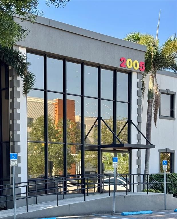 Exterior, Facade, None