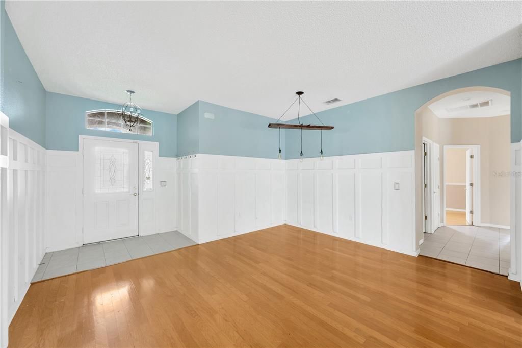 Chandelier, Empty room, Interior, Wood Texture Flooring