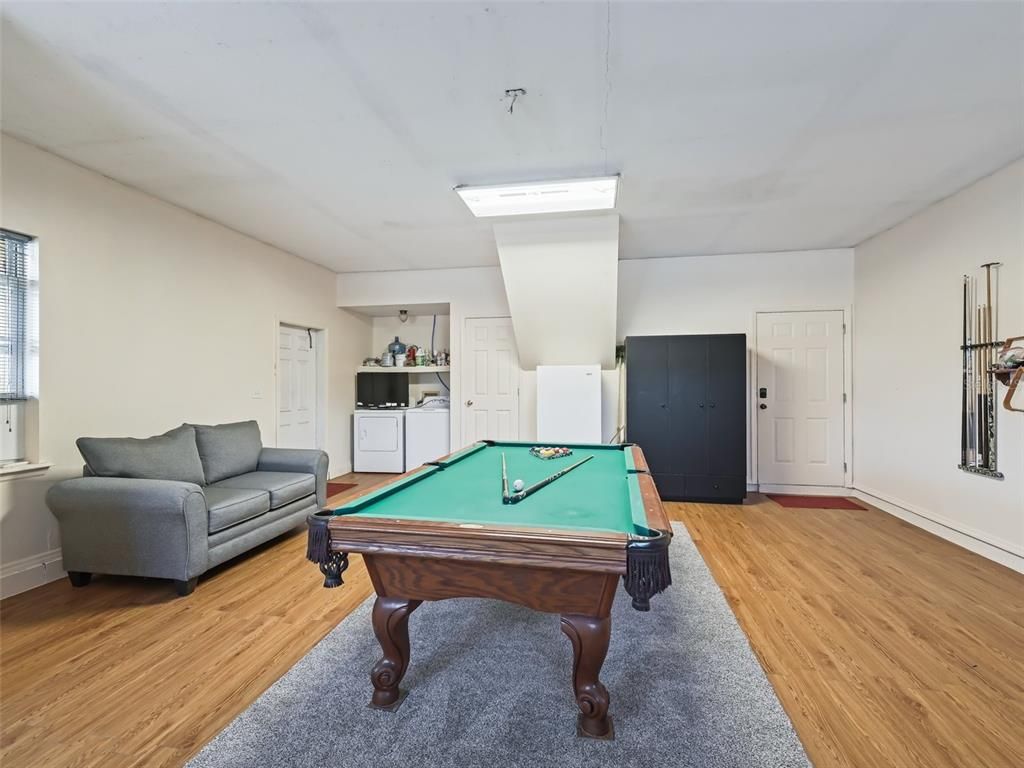 Billiard Table, Game Room, Interior, Wood Texture Flooring