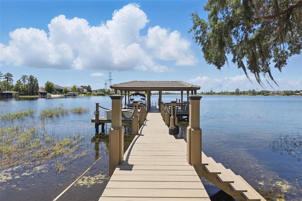 Exterior, Lake