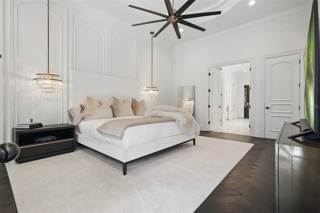 Bedroom, Interior, Pendant Lights, Recessed Lighting, Wood Texture Flooring