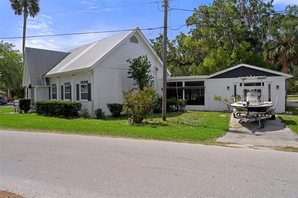 Exterior, Facade, Farmhouse