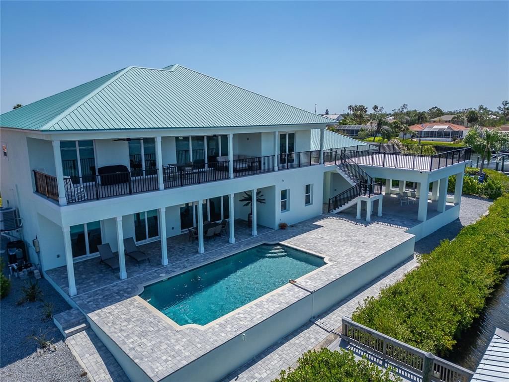 Exterior, Pool