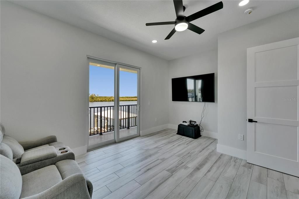 Interior, Recessed Lighting, Water, Wood Texture Flooring