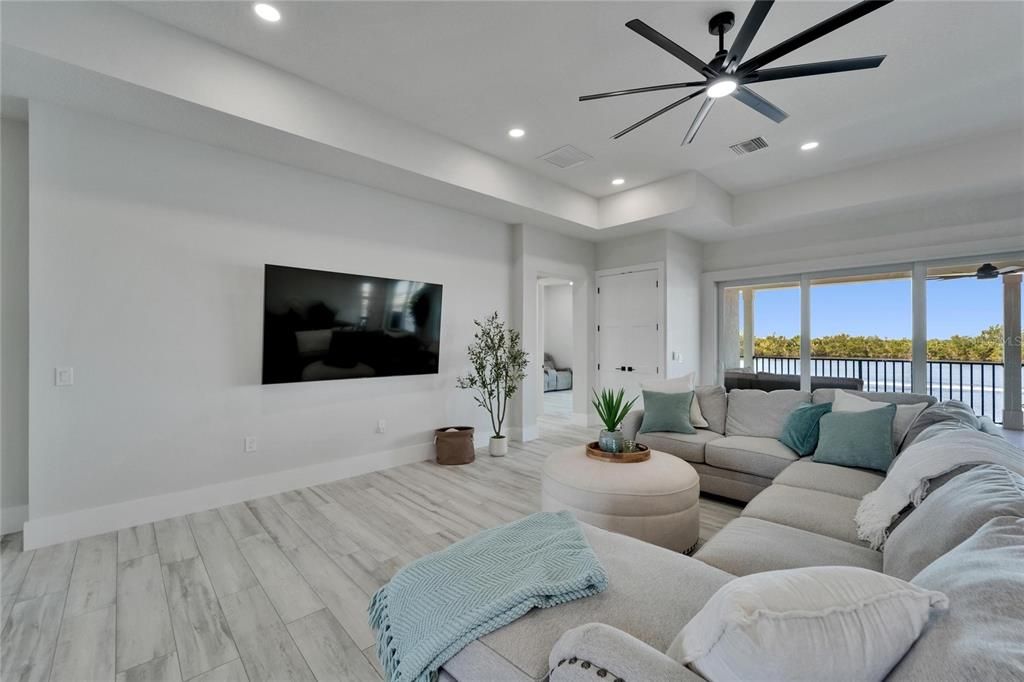 Interior, Living room, Recessed Lighting, Wood Texture Flooring