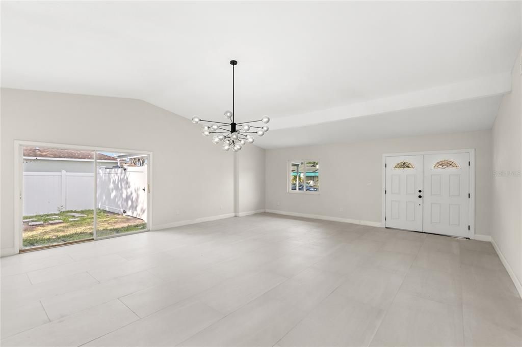 Empty room, Interior, Pendant Lights
