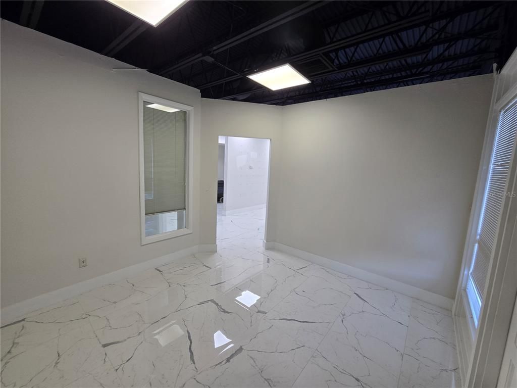 Empty room, Interior, Marble, Recessed Lighting