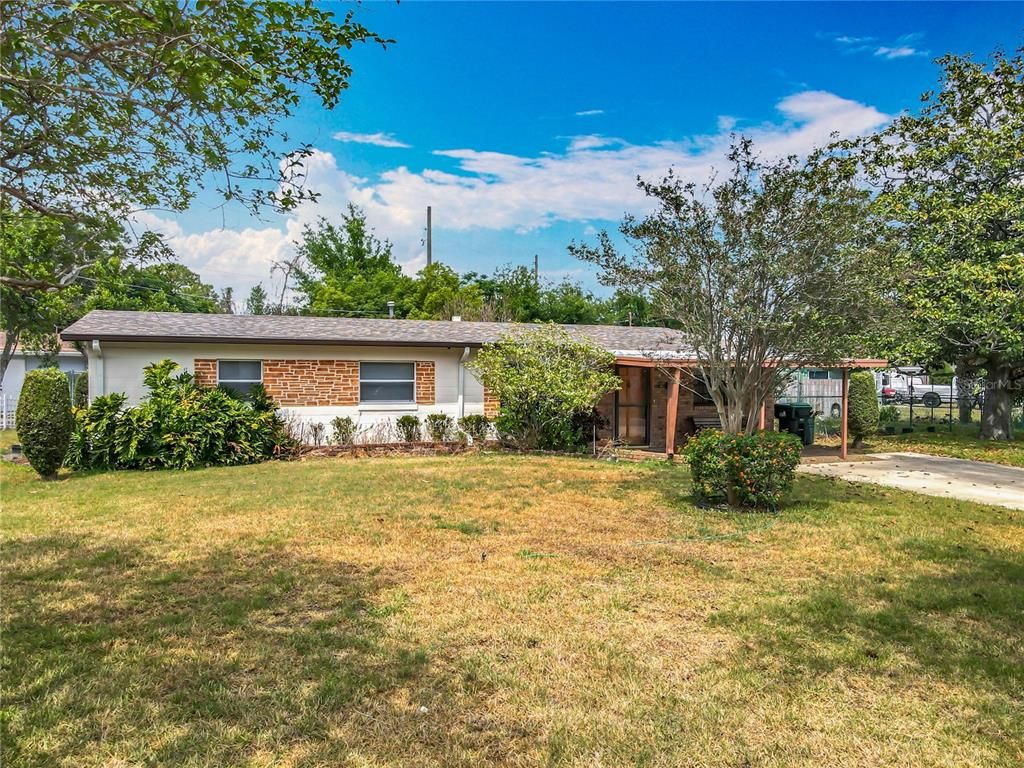 Backyard, Exterior, Facade, Brick Facade, Ranch