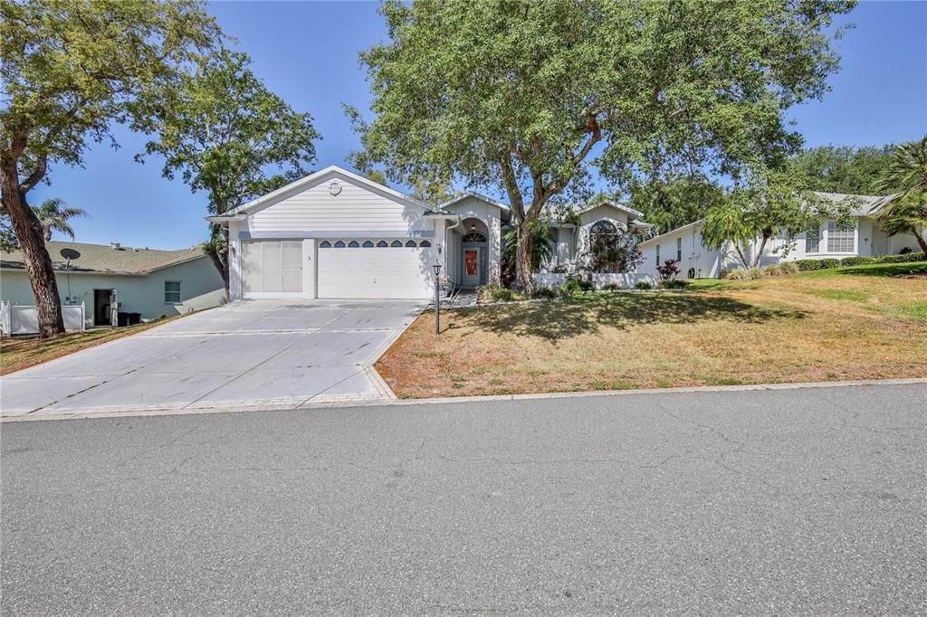 Attached, Exterior, Facade, Ranch