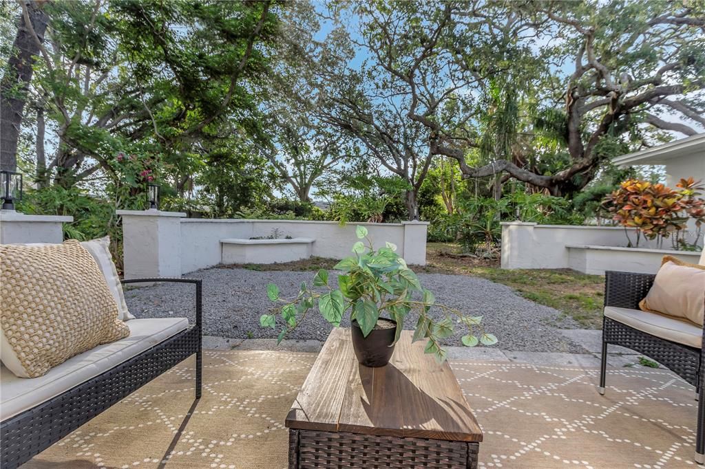 Backyard, Exterior