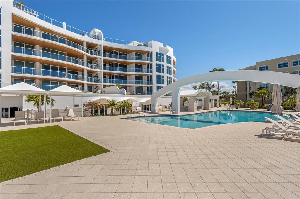 Exterior, Pool