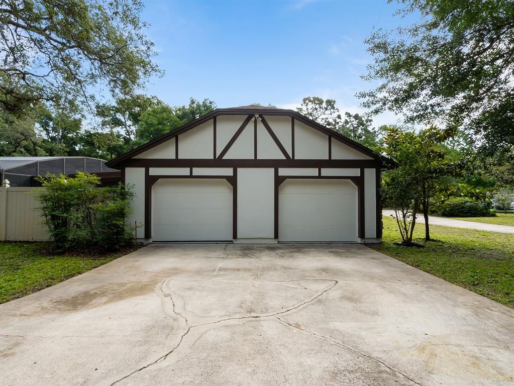 Detached Garage, Exterior
