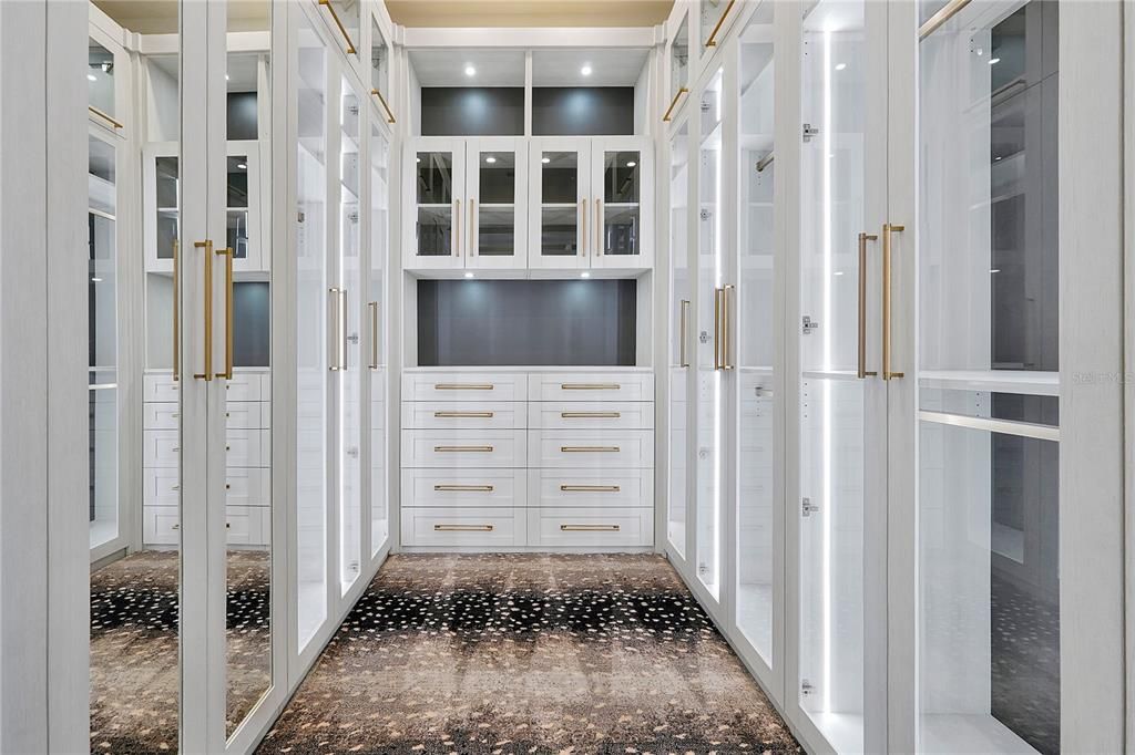 Interior, Recessed Lighting, Walk-in Closets