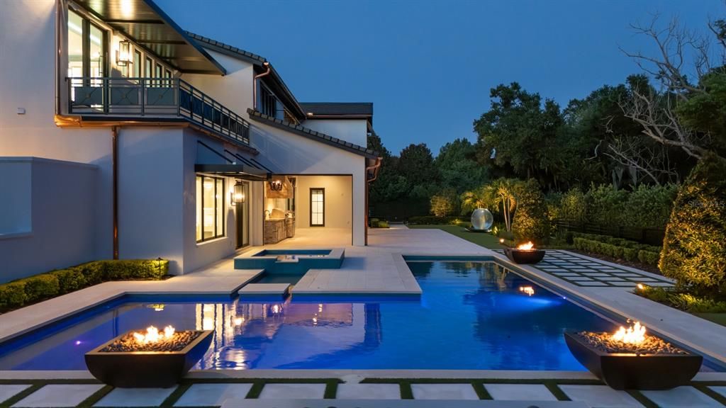 Exterior, Pool