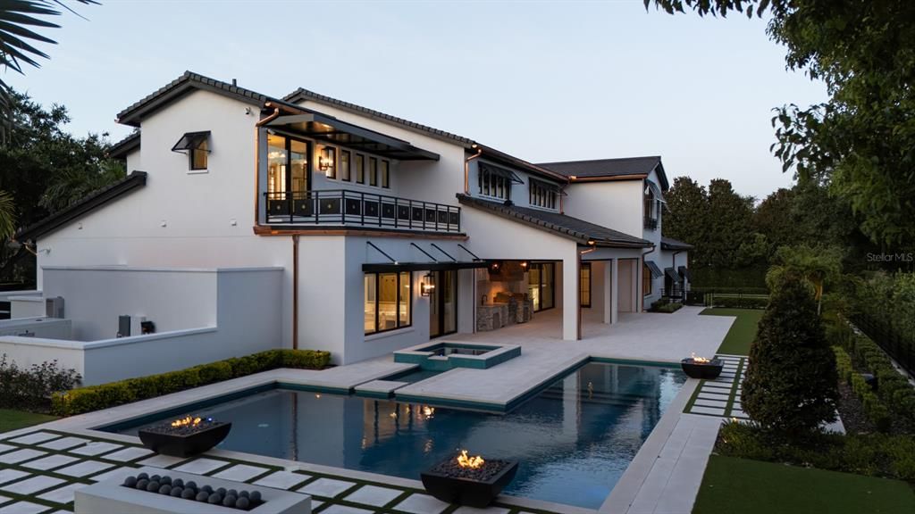 Exterior, Pool