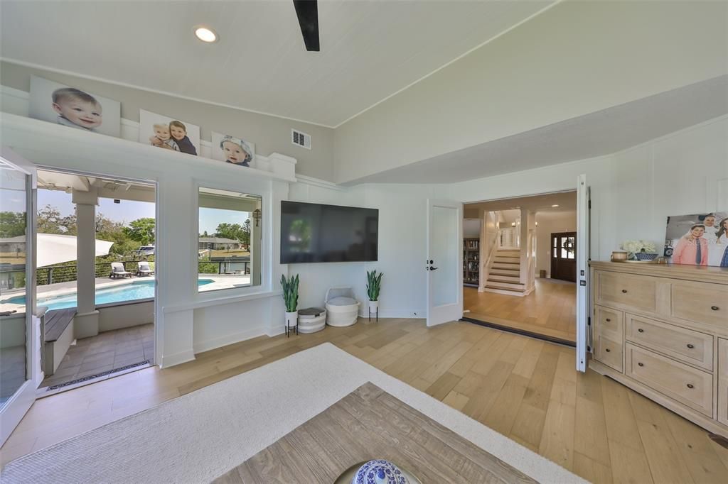 Interior, Recessed Lighting, Wood Texture Flooring
